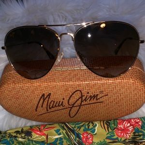 LIke NEW Maui Jim Mavericks